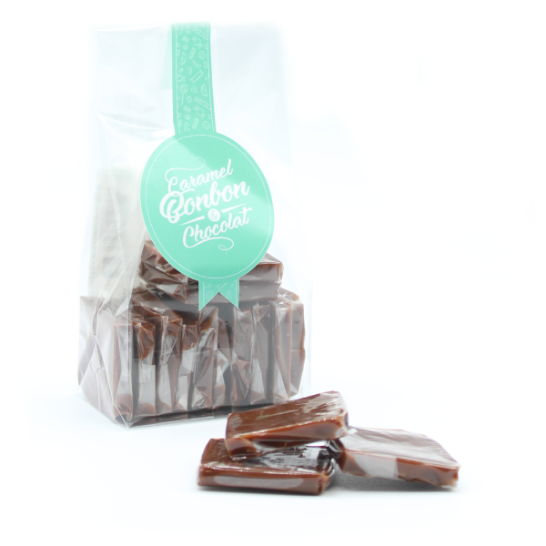 Sachet de bouchées caramel chocolat, palets de caramel tendre délicatement aromatisés au chocolat pour une pause gourmande.