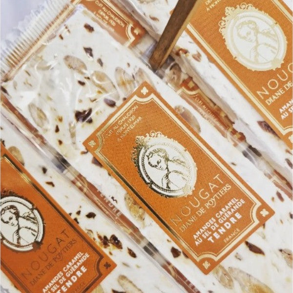 Barres de nougat caramel au sel de Guérande Diane de Poytiers, confiseries fondantes alliant miel, amandes croquantes et touche délicate de sel de Guérande.