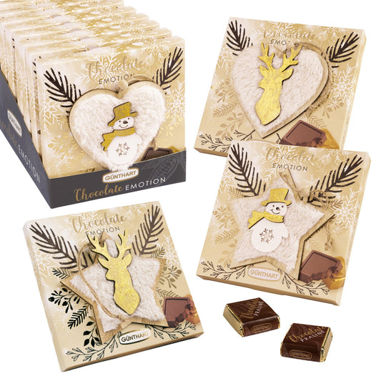 Présentoir d’étuis garnis de chocolats pralinés, décorations en bois à suspendre, parfaites comme petits cadeaux de table de Noël.