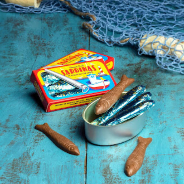 Boîte de 3 Sardines en Chocolat au Lait 24g – Confiserie Gourmande Originale à Offrir