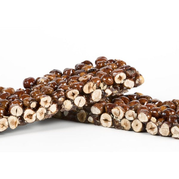 Barres snacking croquantes aux noisettes de 100g, gourmandises chocolatées alliant douceur et croquant pour une pause savoureuse.