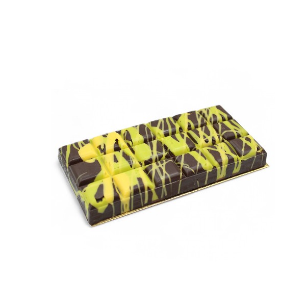 Tablette de chocolat noir “Dubaï” – chocolat intense garni de crème de pistache et de kadaïf croustillant.