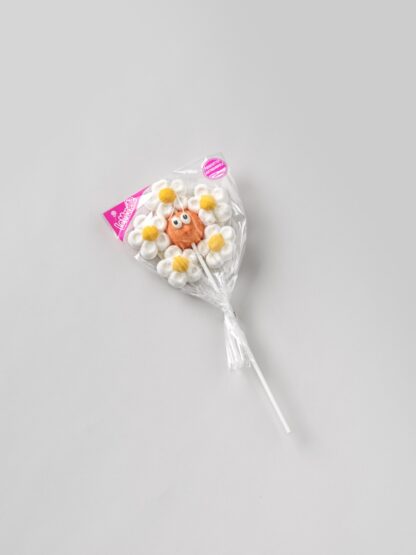 Brochette de guimauve “Fleur de Printemps” orange – confiserie tendre et colorée, parfaite pour les instants gourmands.