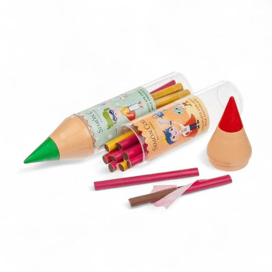 Maxi crayon en chocolat au lait rouge et vert, gourmandise ludique contenant dix bâtonnets de chocolat fondant.