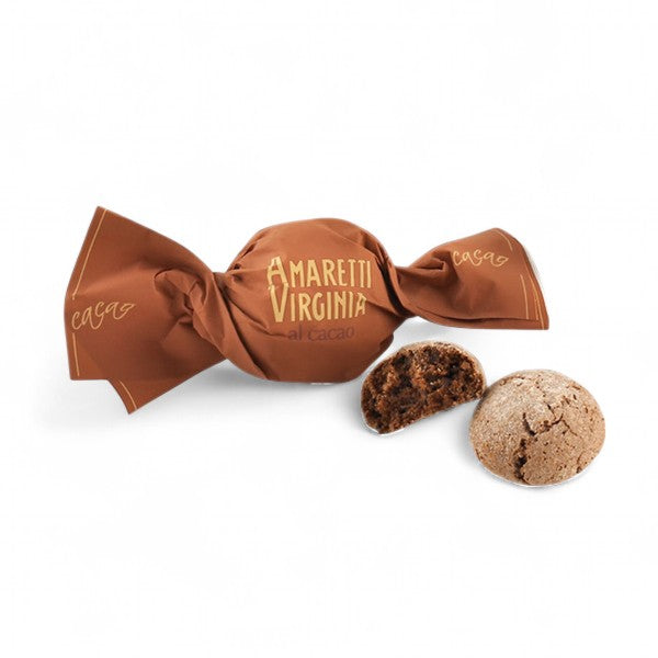 Amaretti moelleux Rhum Pépites de chocolat, biscuit aux amandes en papillote avec un amaretti croqué révélant sa texture fondante.
